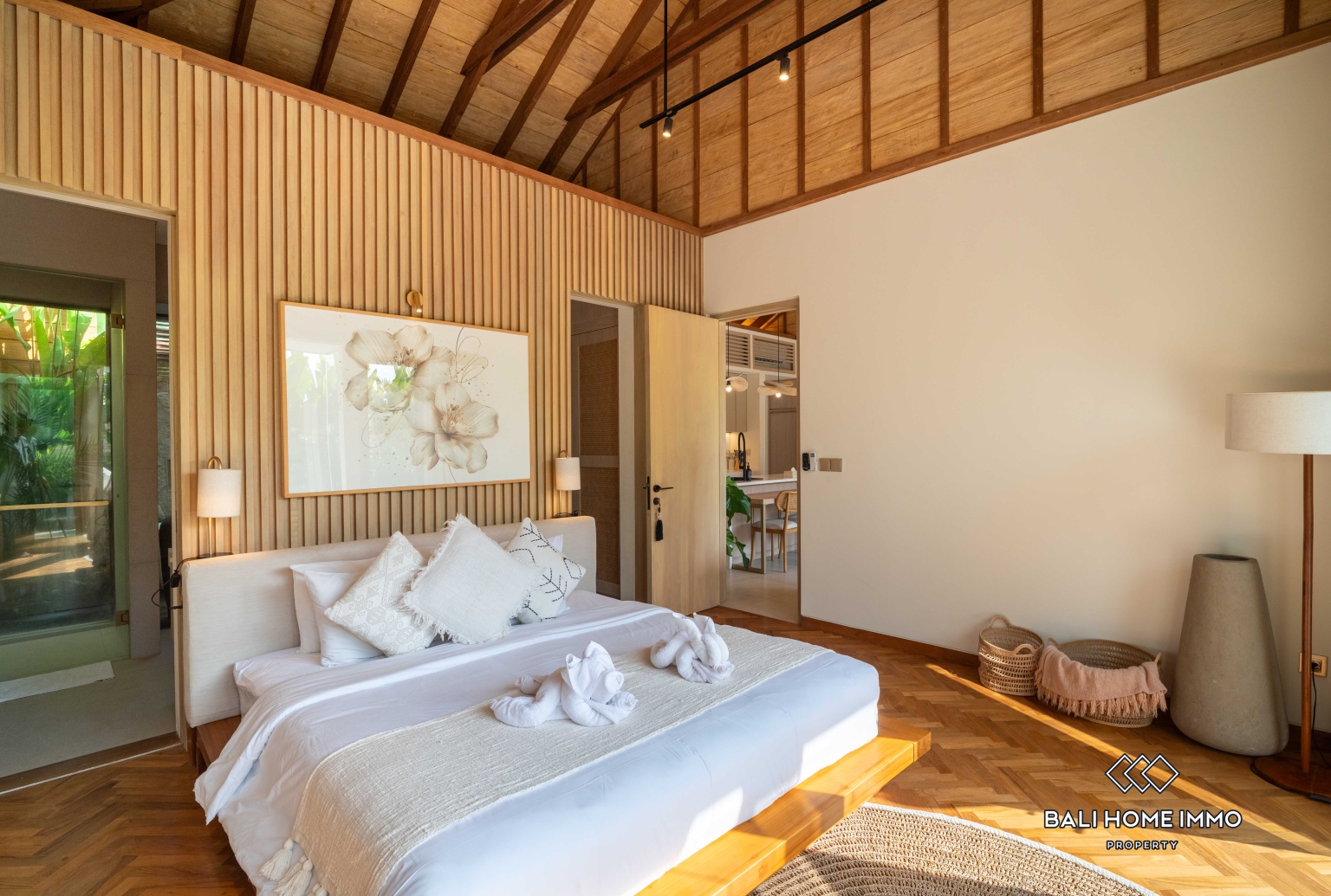 Brand new 2 Bedroom villa for sale and rent in Bali Canggu residential side view 24