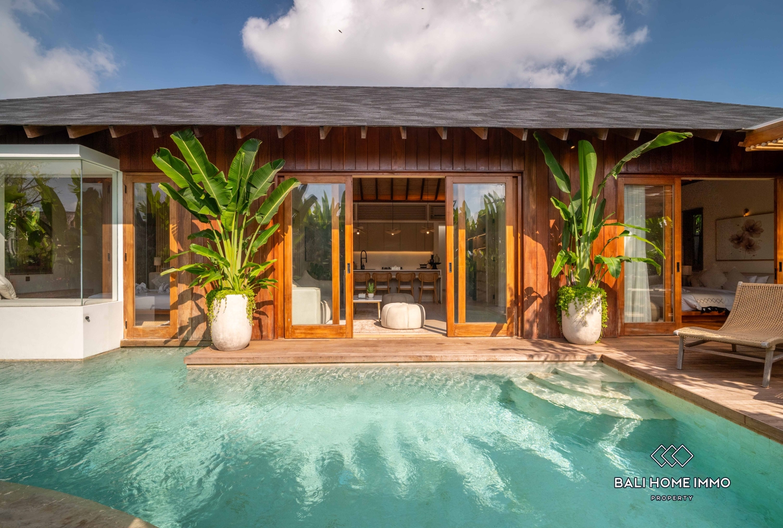 Brand new 2 Bedroom villa for sale and rent in Bali Canggu residential side view 2