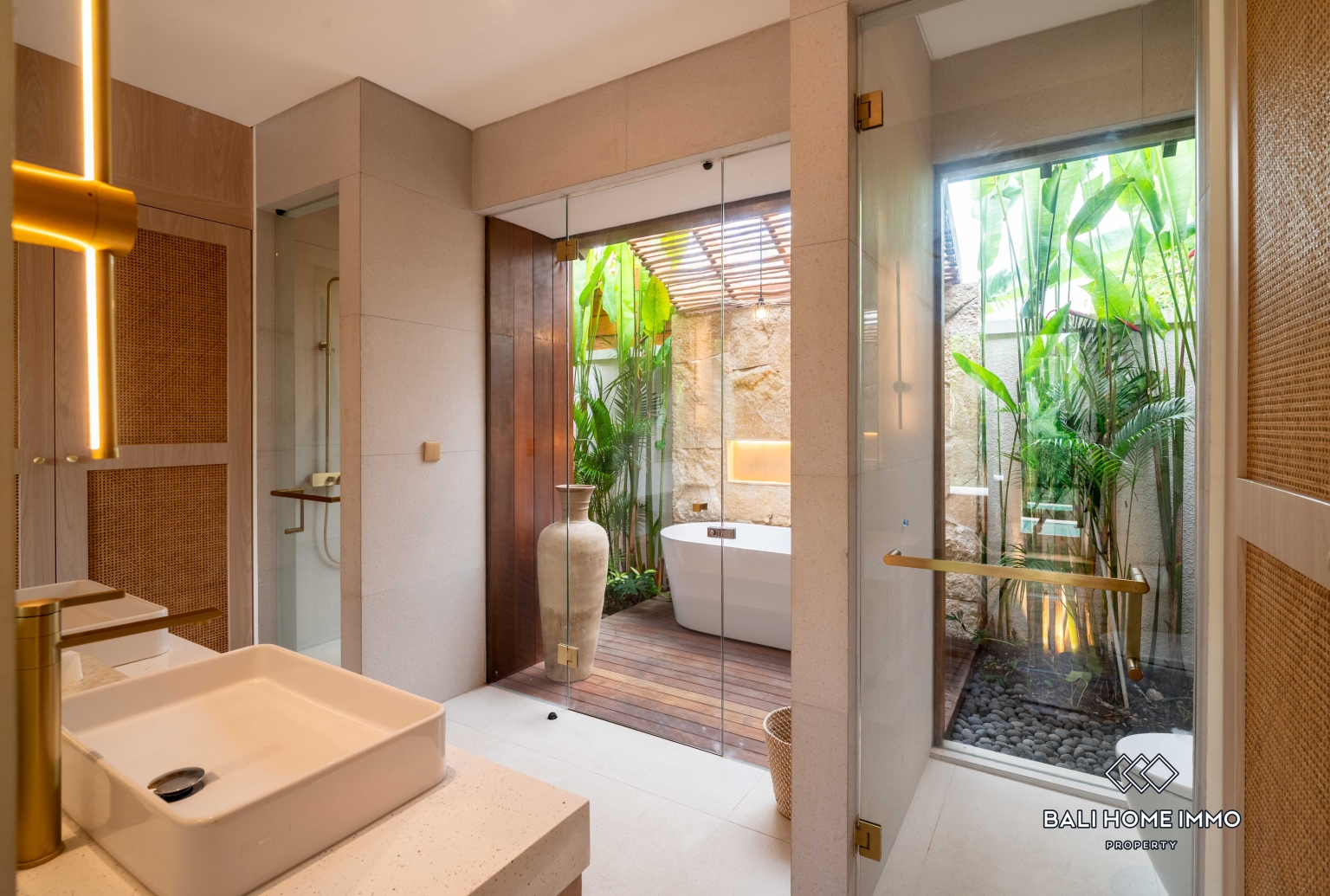 Brand new 2 Bedroom villa for sale and rent in Bali Canggu residential side view 29