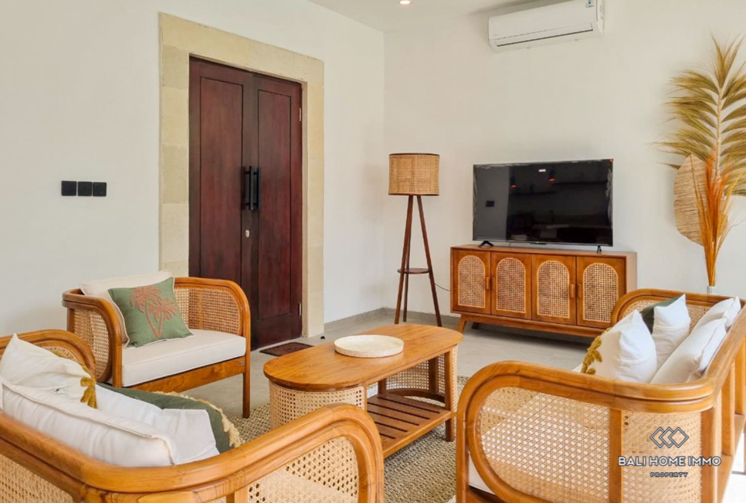 Brand New 2 Bedroom Villa for sale and rent in Bali Pererenan North Side view 4