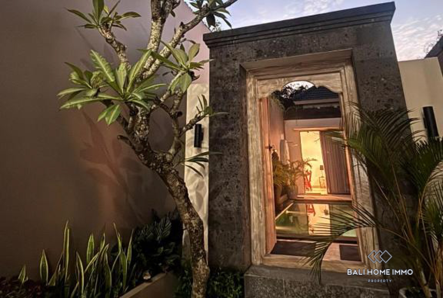 Charming 2 Bedroom Villa for Rent in Canggu Residential side view 16