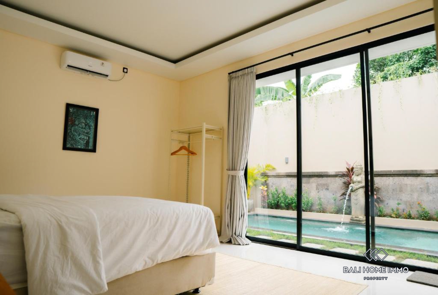 Charming 2 Bedroom Villa for Rent in Canggu Residential side view 10