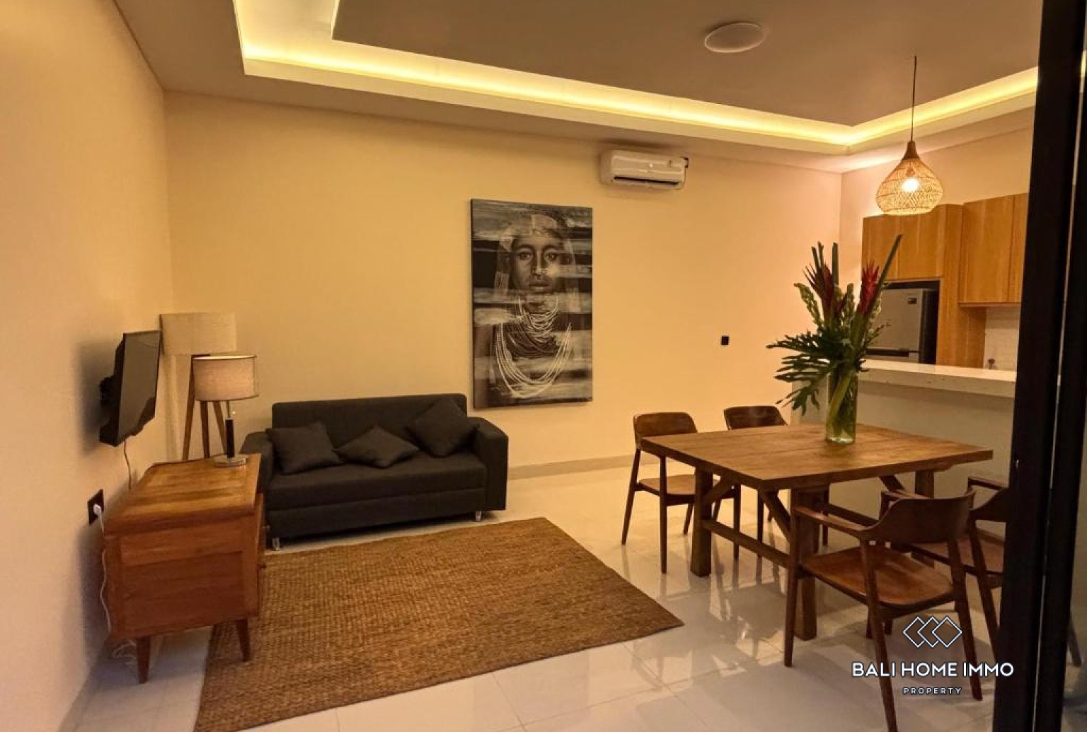 Charming 2 Bedroom Villa for Rent in Canggu Residential side view 4
