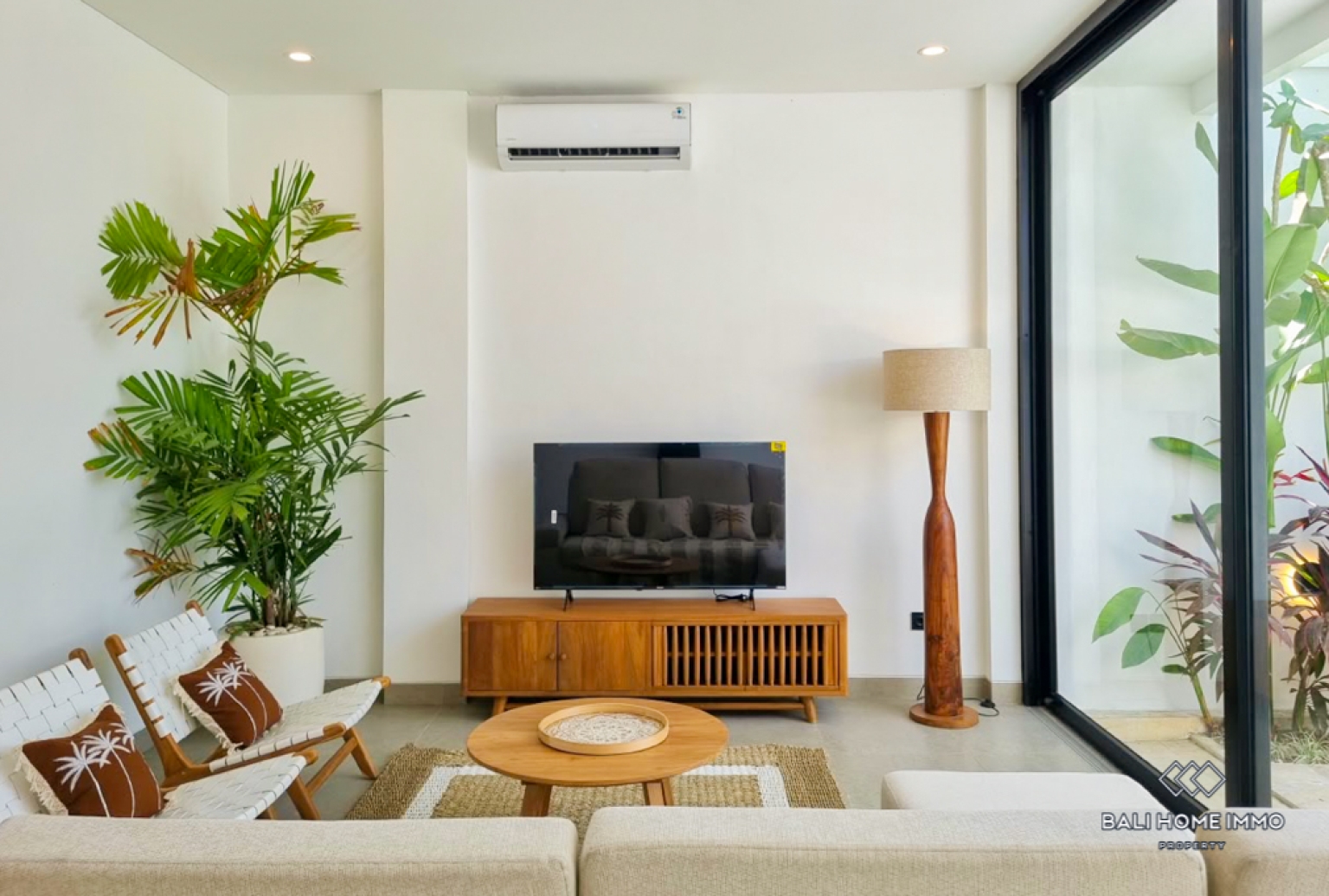 Brand New 2 Bedroom Villa for sale and rental in Bali Pererenan North Side view 4