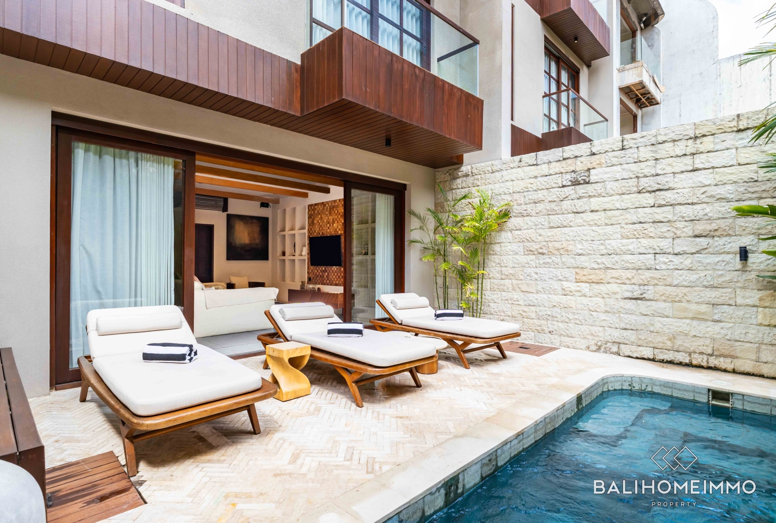 BRAND NEW 2-BEDROOM VILLA FOR SALE IN BALI UMALAS BUMBAK view 2