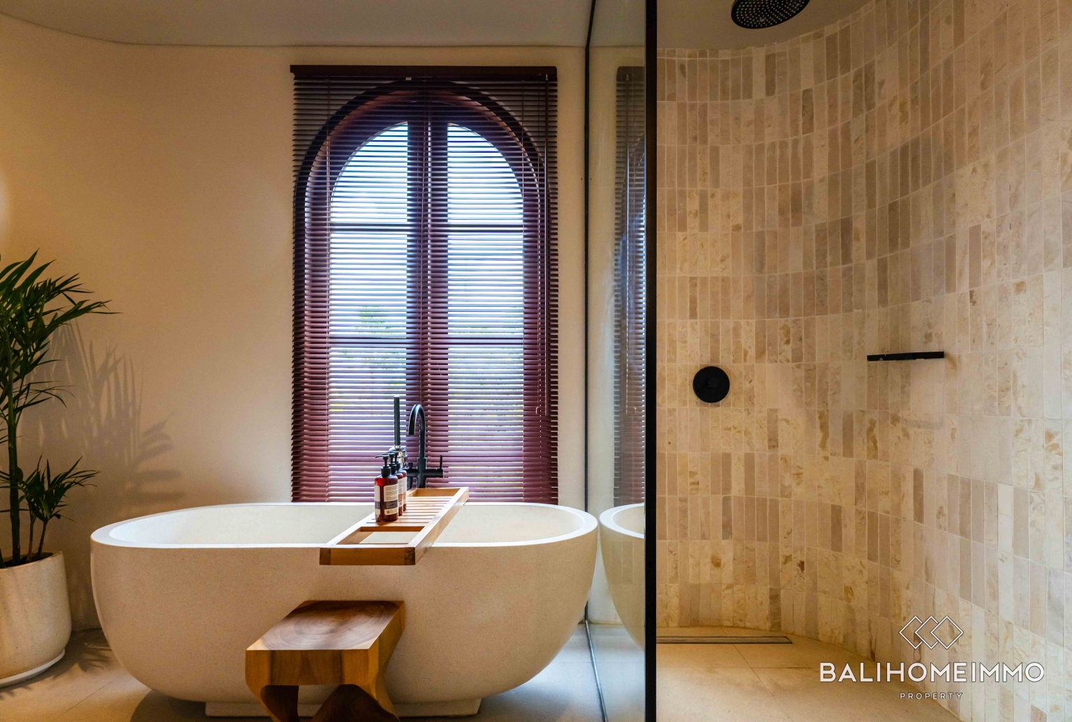 BRAND NEW 2-BEDROOM VILLA FOR SALE IN BALI UMALAS BUMBAK view 31