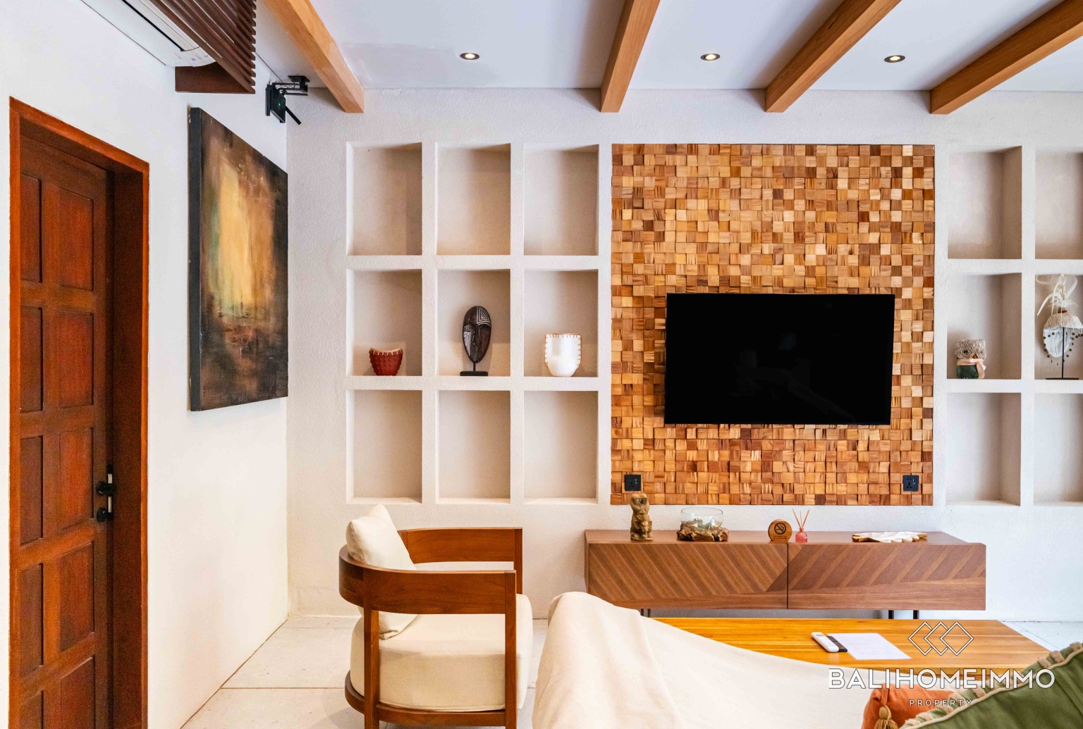 BRAND NEW 2-BEDROOM VILLA FOR SALE IN BALI UMALAS BUMBAK view 4