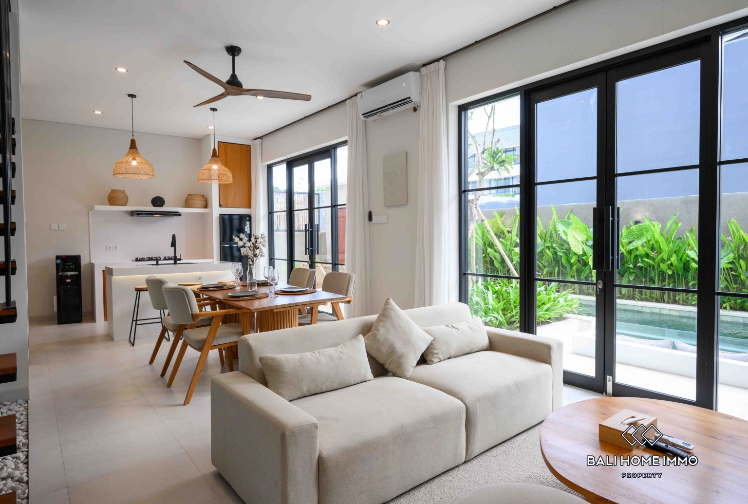 Villa neuve de 2 chambres à vendre à bail à Bali Canggu côté résidentiel view 4