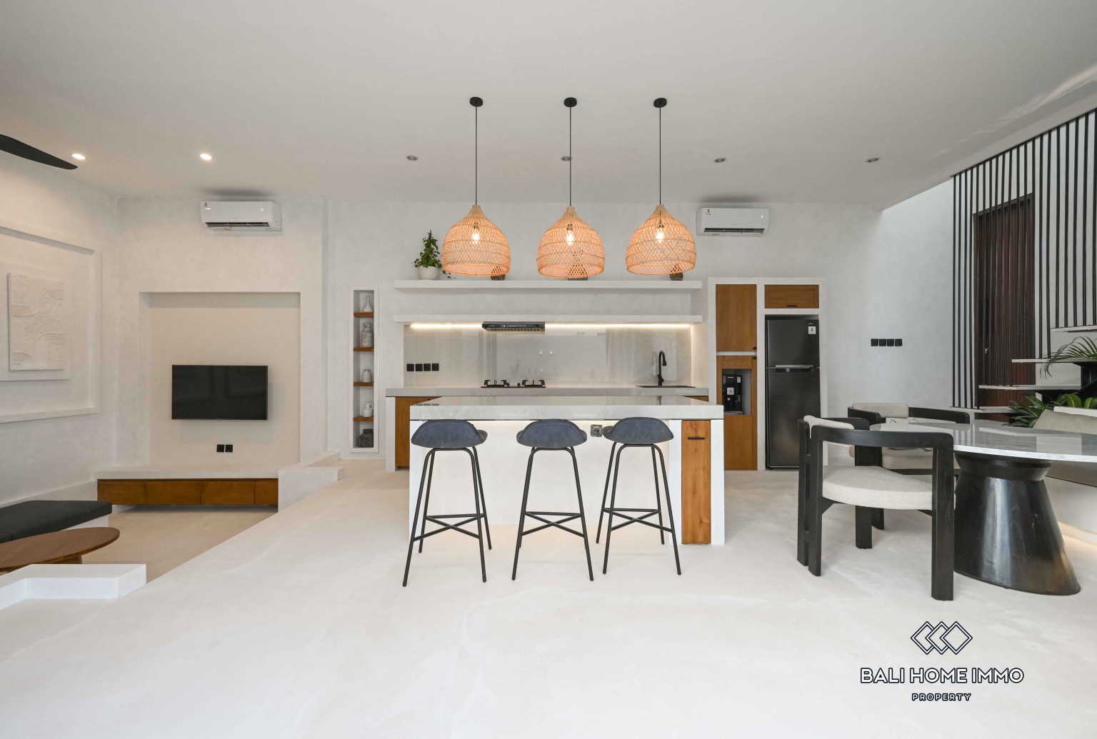Villa 2 Kamar Baru Dijual Hak Milik di Sisi Perumahan Canggu Bali view 4