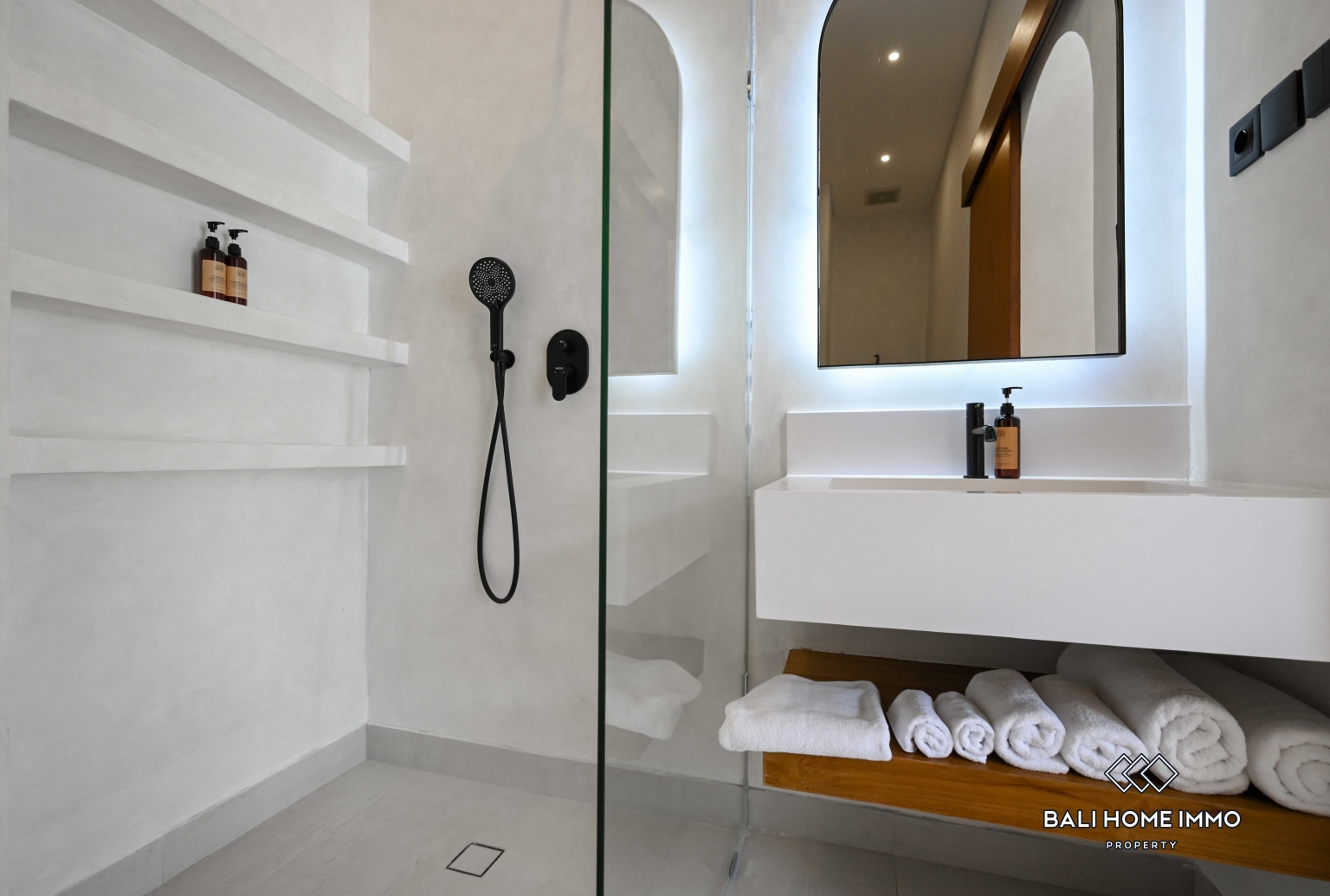 Villa 2 Kamar Baru Dijual Hak Milik di Sisi Perumahan Canggu Bali view 13