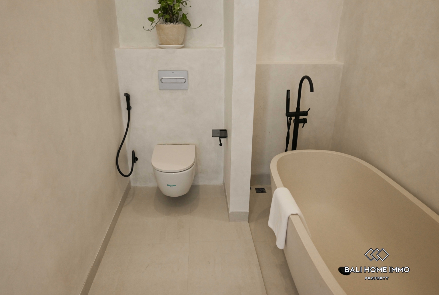 Villa 2 Kamar Baru Dijual Hak Milik di Sisi Perumahan Canggu Bali view 15