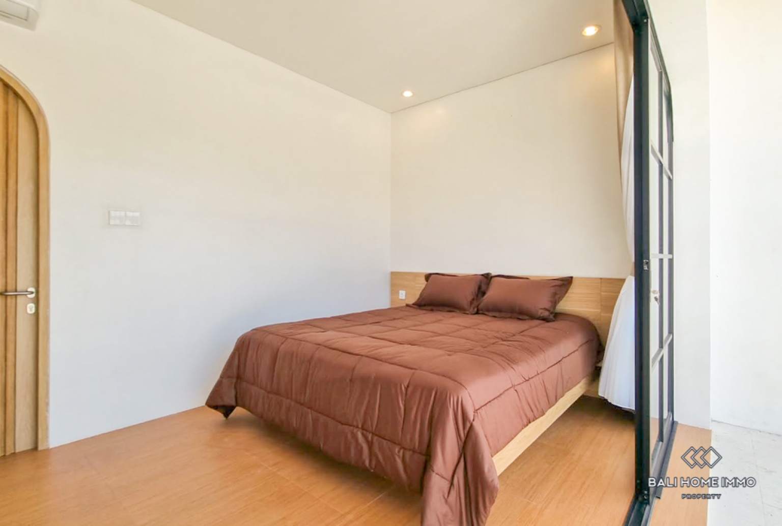 Brand New 2 Bedroom Villa for Yearly Rental in Bali Canggu Residential Side view 14
