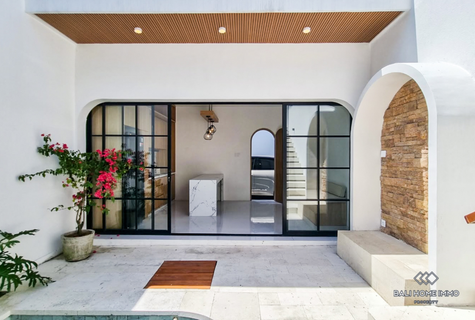 Brand New 2 Bedroom Villa for Yearly Rental in Bali Canggu Residential Side view 4