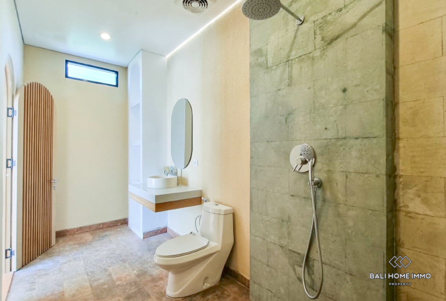 Brand New 2 Bedroom Villa for Yearly Rental in Bali Canggu Residential Side view 18