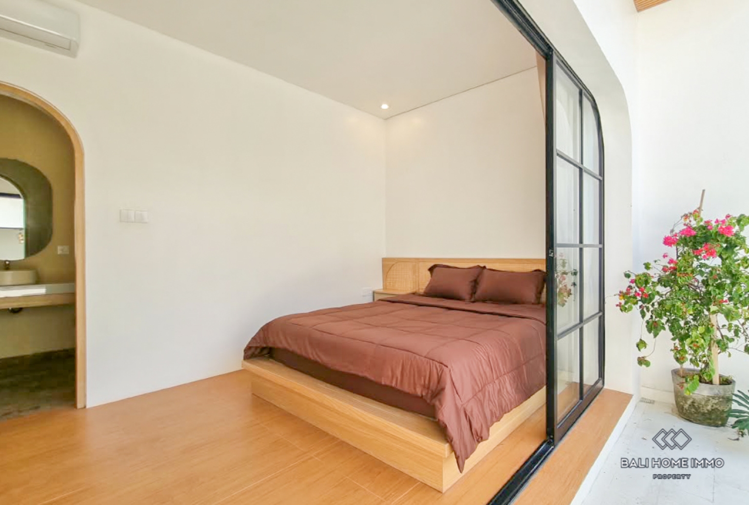 Brand New 2 Bedroom Villa for Yearly Rental in Bali Canggu Residential Side view 11
