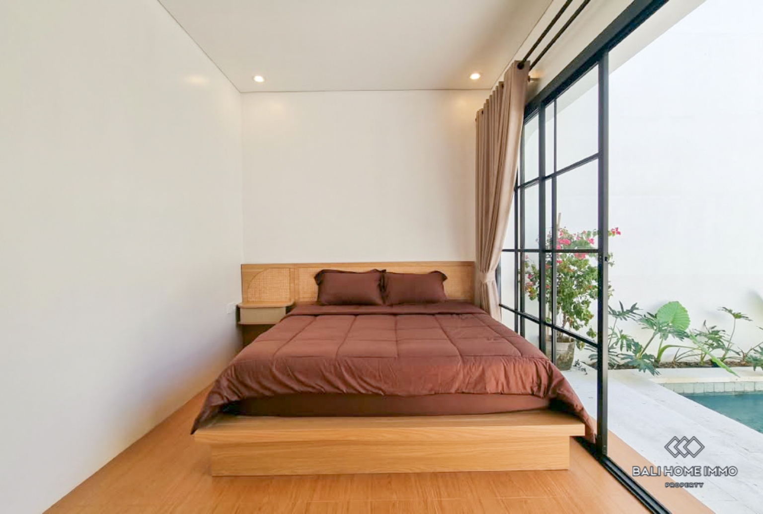 Brand New 2 Bedroom Villa for Yearly Rental in Bali Canggu Residential Side view 10