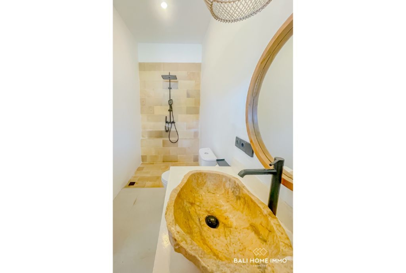 BRAND NEW 2 BEDROOM VILLA WITH HOT TUB FOR RENT IN UNGASAN view 14