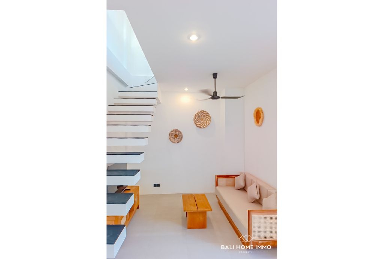 BRAND NEW 2 BEDROOM VILLA WITH HOT TUB FOR RENT IN UNGASAN view 3