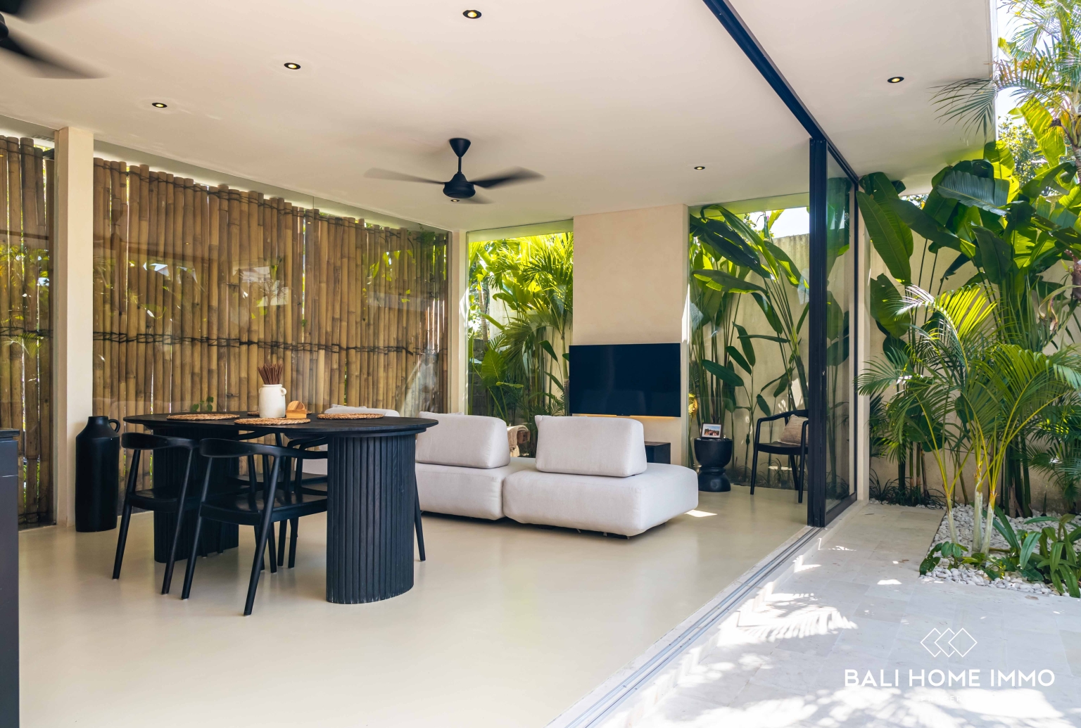 Villa neuve de 2 chambres à vendre en bail emphytéotique à Kerobokan, Bali view 4