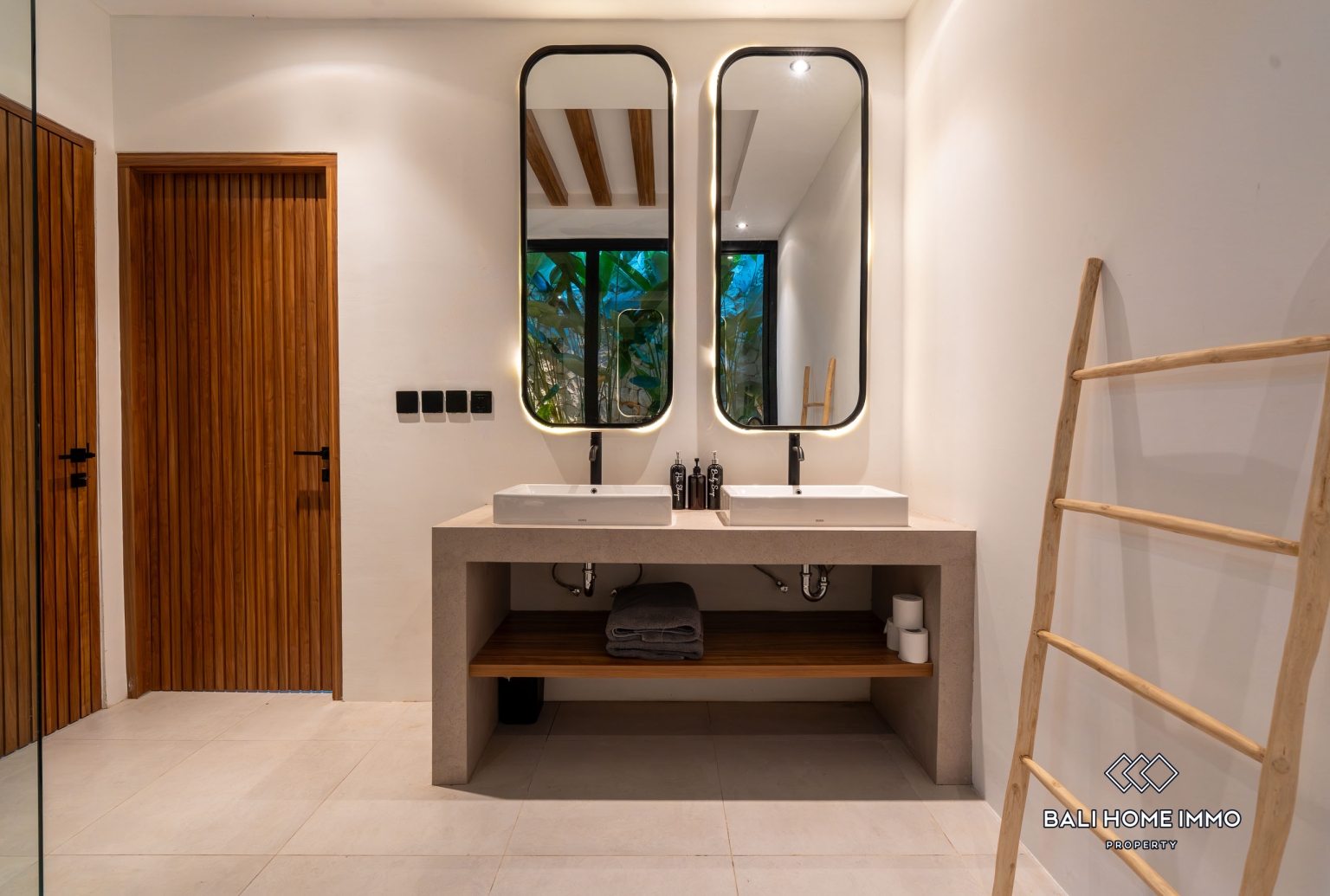 Villa modern baru dengan 3 kamar untuk dijual dan disewa di Umalas, Bali. view 13