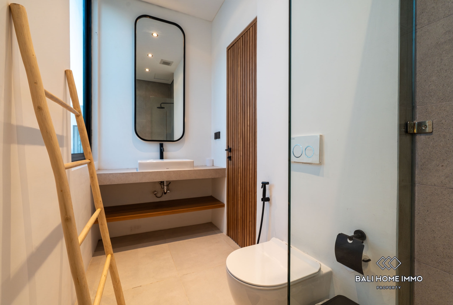 Villa modern baru dengan 3 kamar untuk dijual dan disewa di Umalas, Bali. view 14