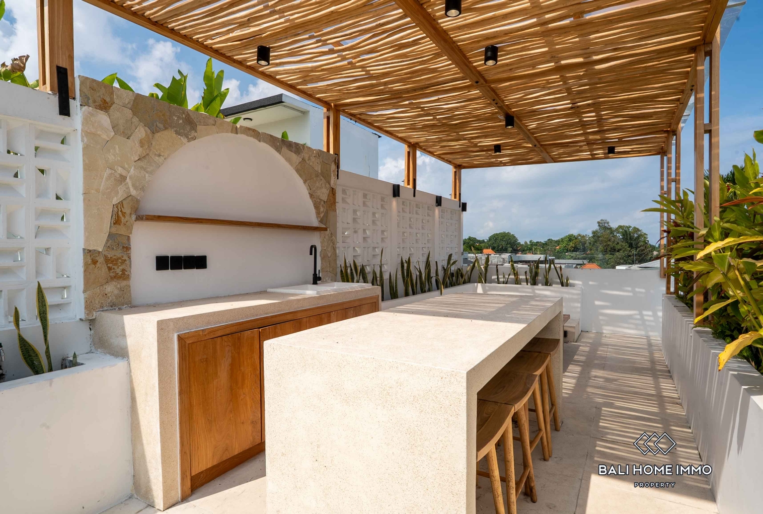 Villa modern baru dengan 3 kamar untuk dijual dan disewa di Umalas, Bali. view 19