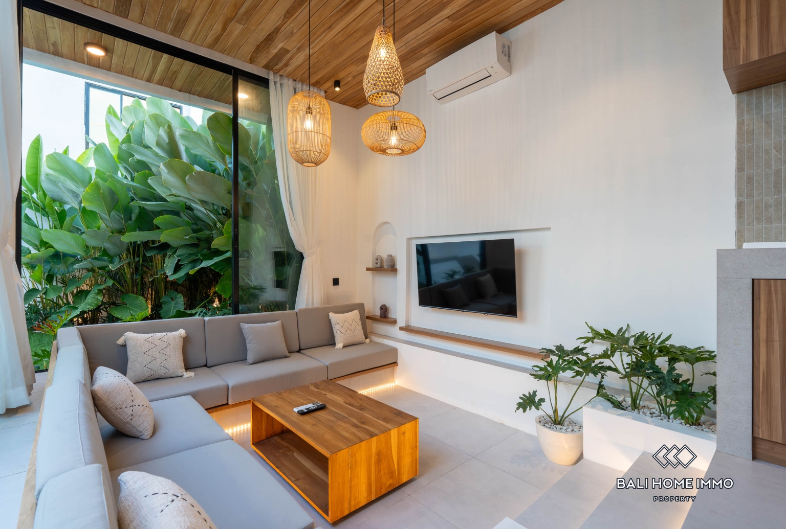 Villa modern baru dengan 3 kamar untuk dijual dan disewa di Umalas, Bali. view 2