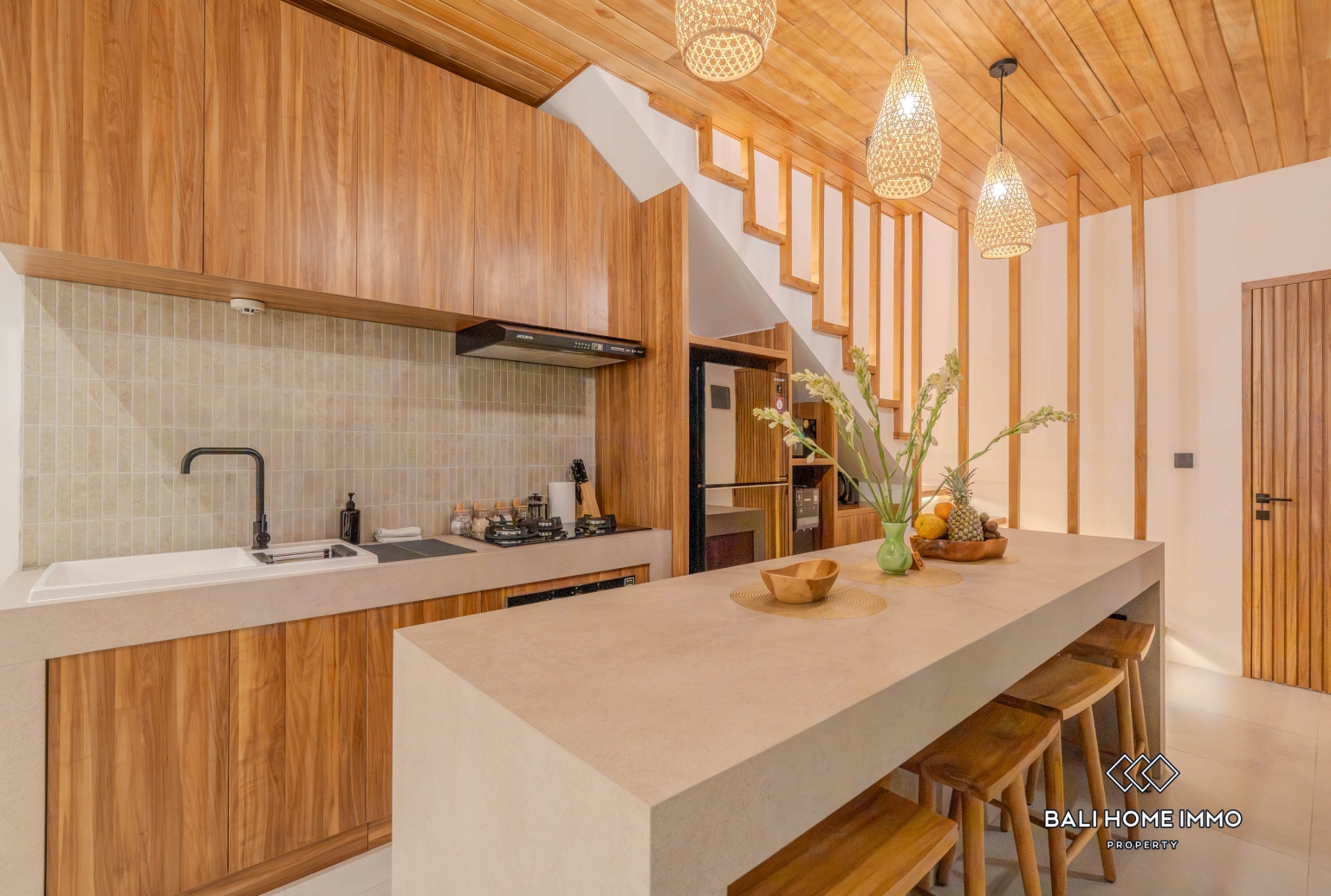 Villa modern baru dengan 3 kamar untuk dijual dan disewa di Umalas, Bali. view 7