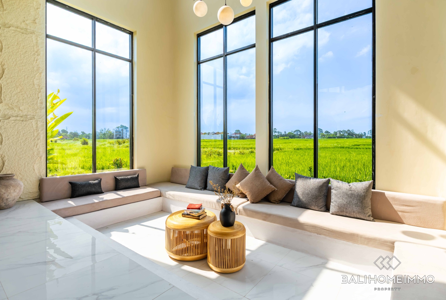 Villa modern baru dengan 3 kamar dijual dengan status hak sewa di Kedungu. view 3