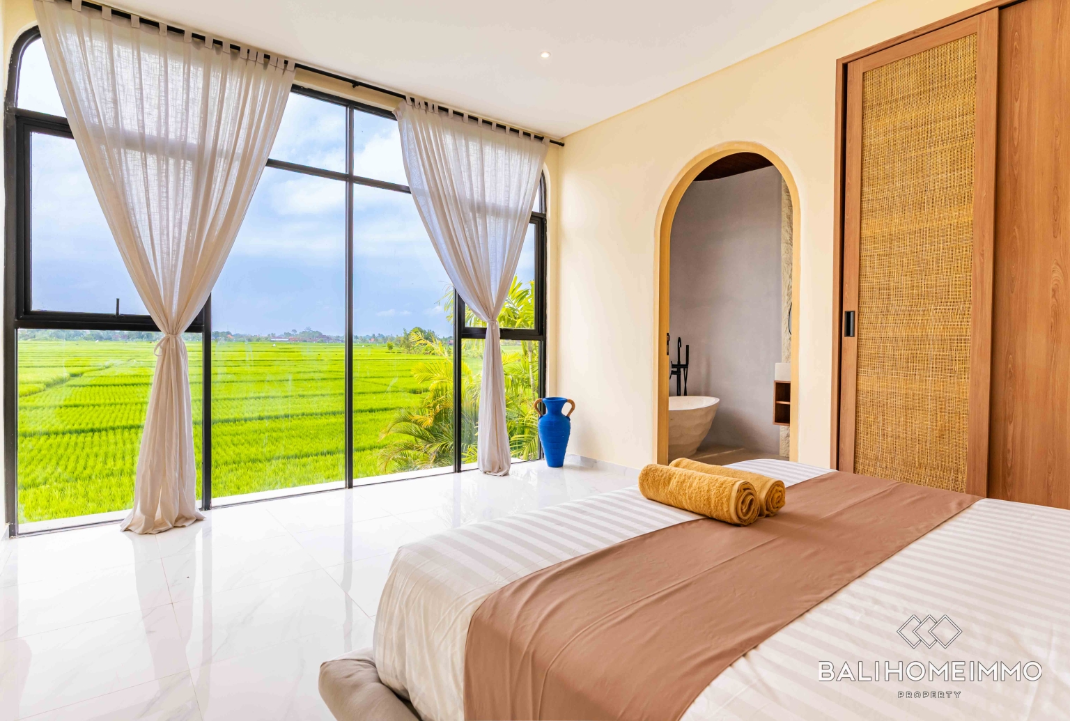 Villa modern baru dengan 3 kamar dijual dengan status hak sewa di Kedungu. view 21