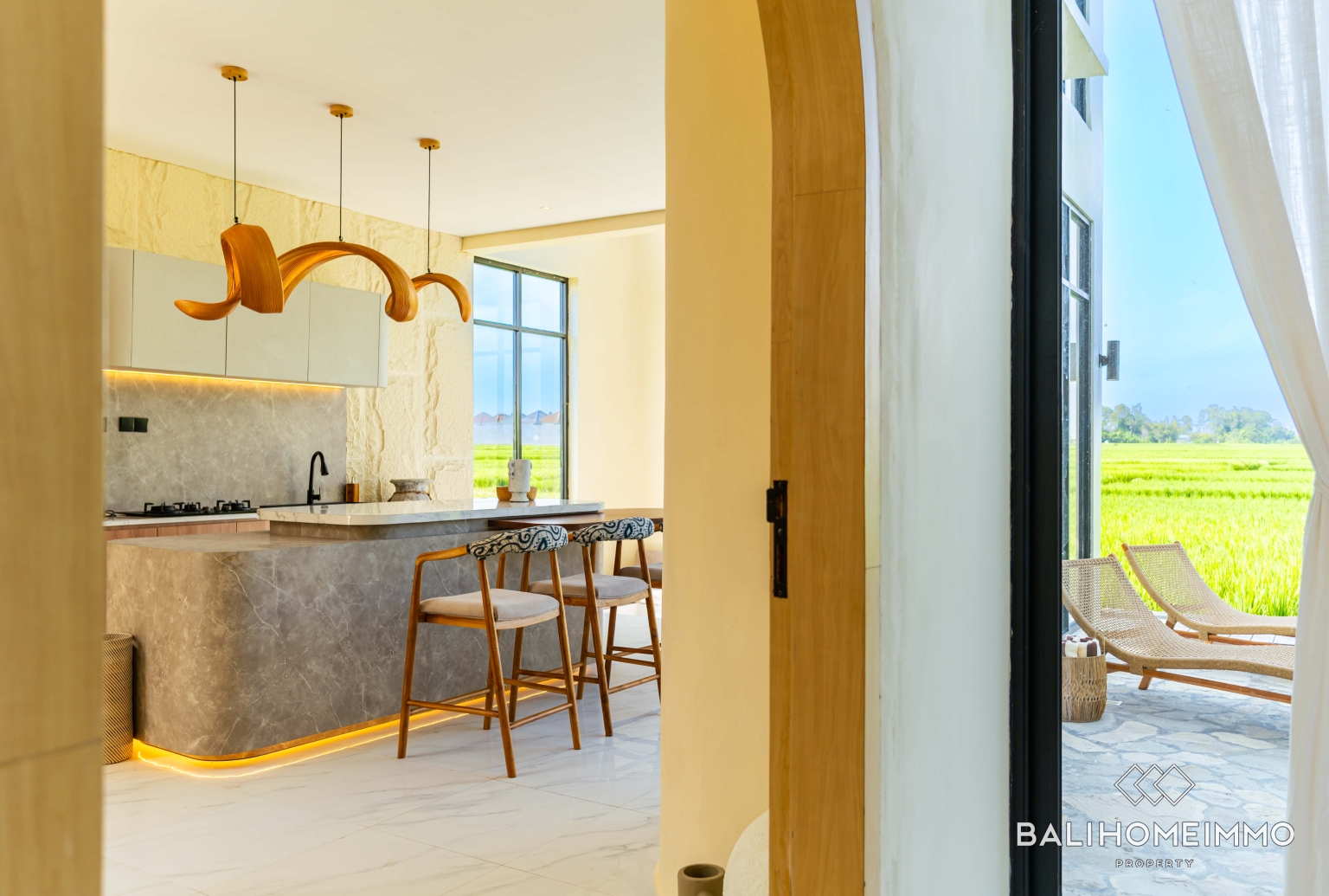 Villa modern baru dengan 3 kamar dijual dengan status hak sewa di Kedungu. view 7