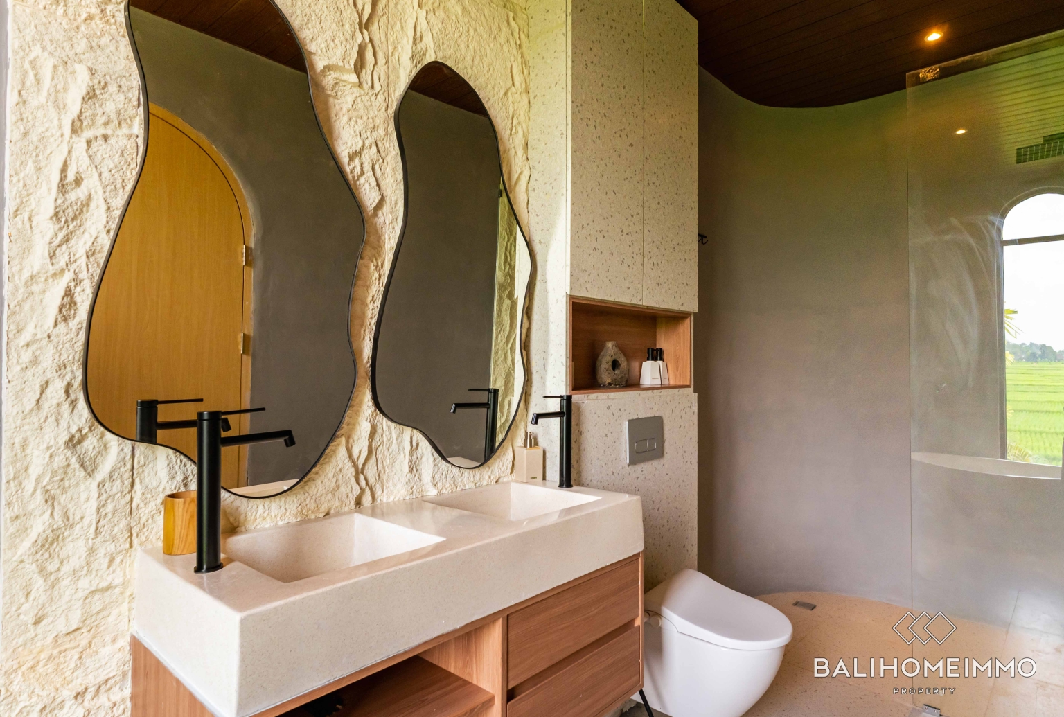 Villa modern baru dengan 3 kamar dijual dengan status hak sewa di Kedungu. view 30
