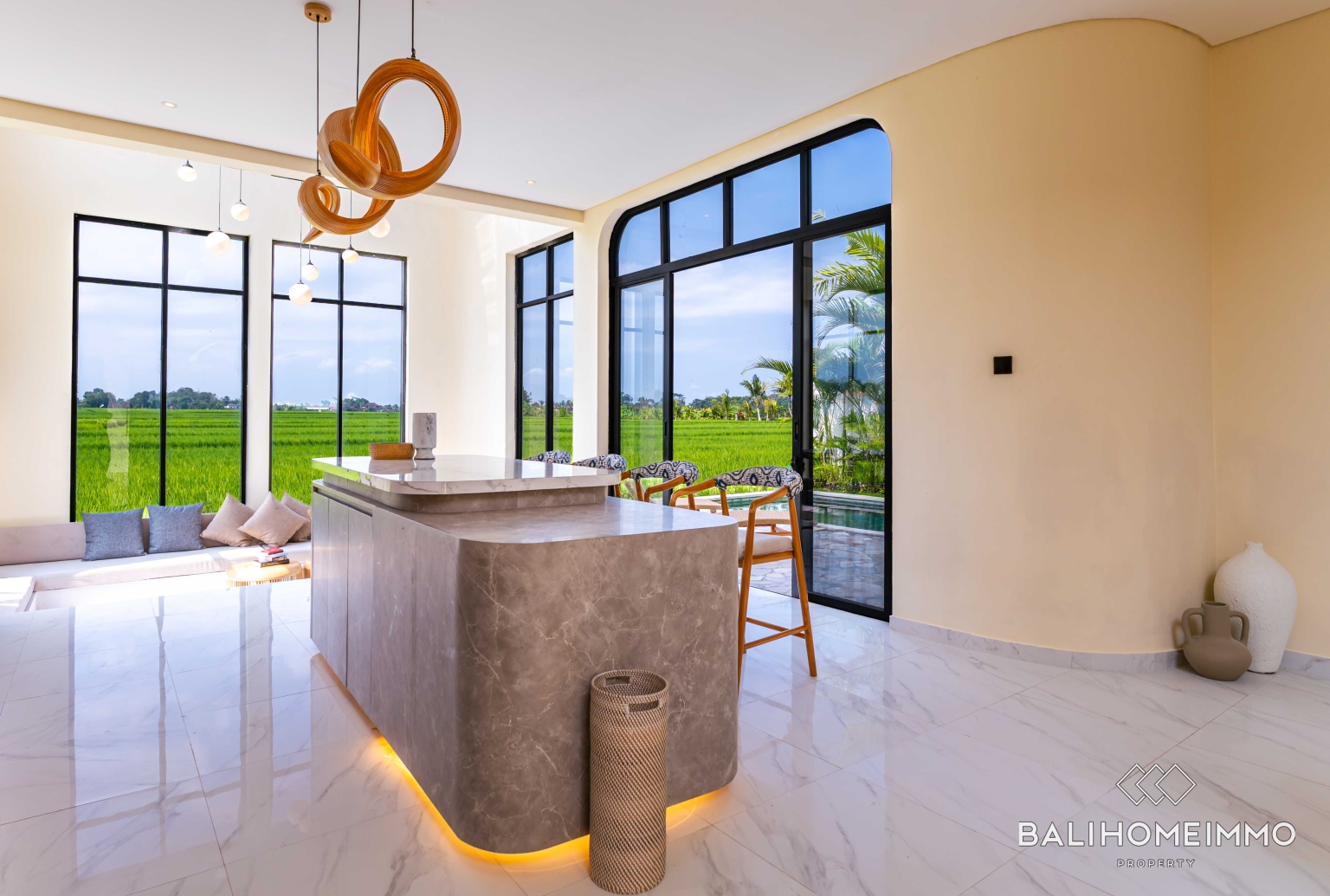 Villa modern baru dengan 3 kamar dijual dengan status hak sewa di Kedungu. view 8