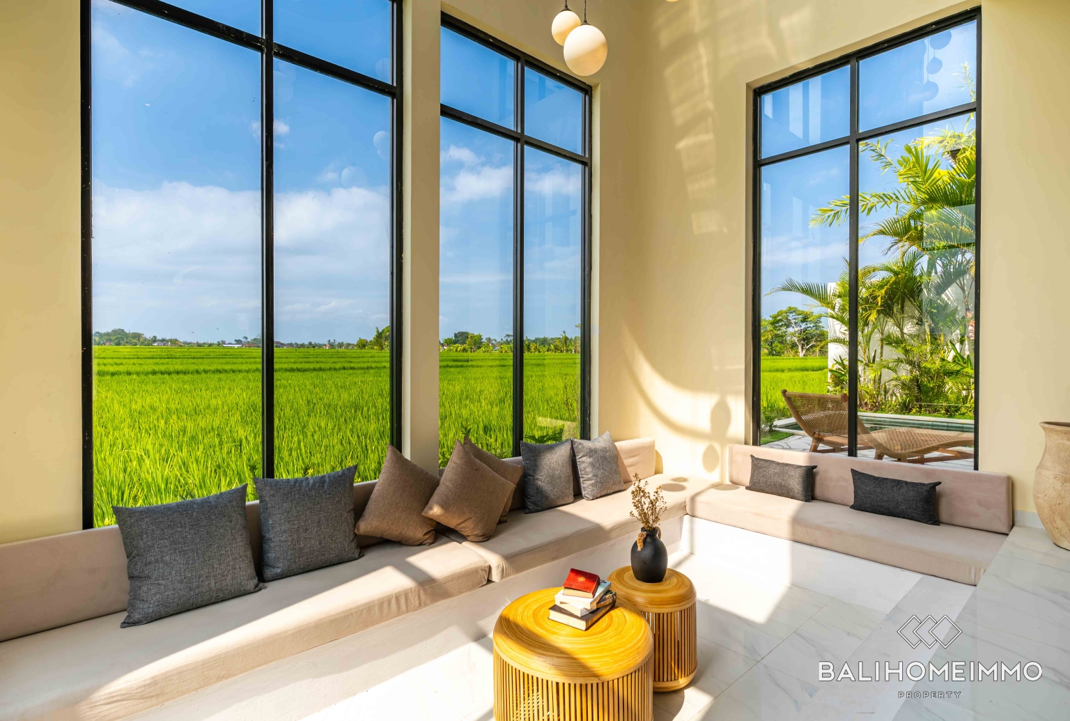Villa modern baru dengan 3 kamar dijual dengan status hak sewa di Kedungu. view 4