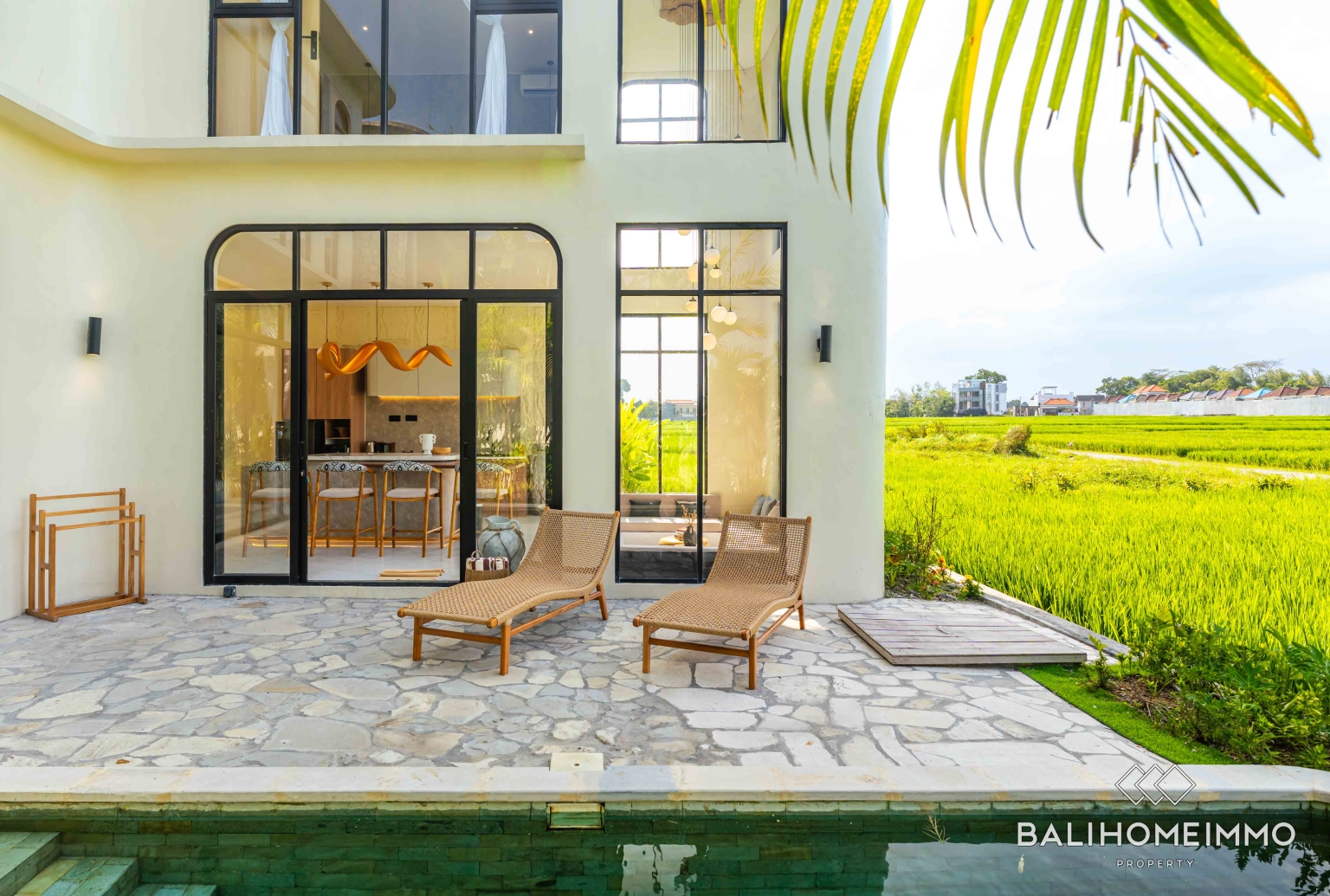 Villa modern baru dengan 3 kamar dijual dengan status hak sewa di Kedungu. view 32