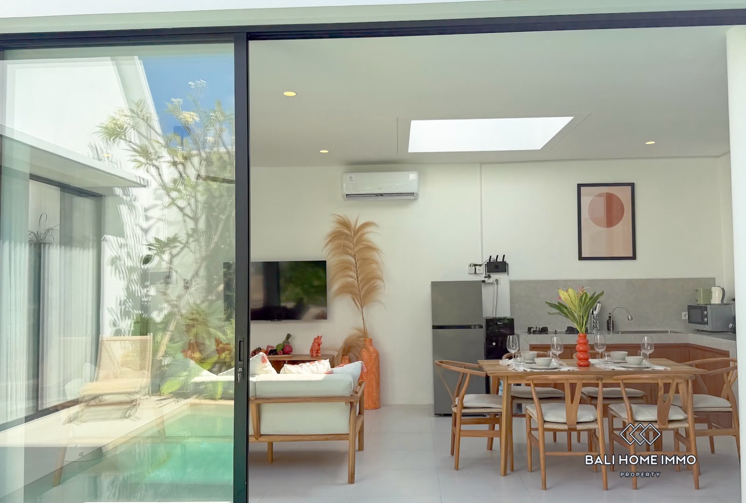 Vila modern 3 kamar tidur baru untuk dijual di Kerobokan view 3