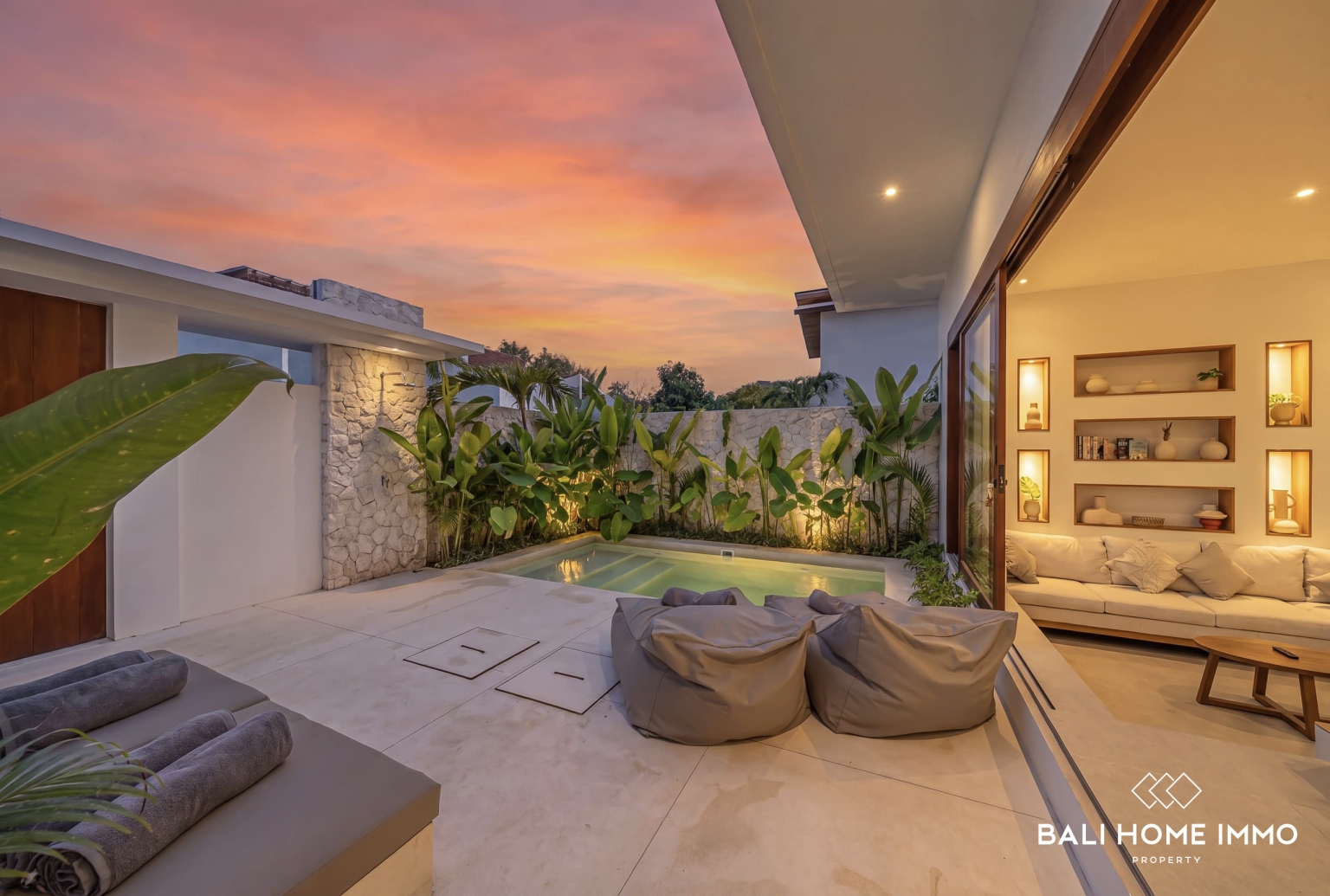 BRAND NEW 3 Bedroom Modern villa in Near Nyang Nyang Beach view 4