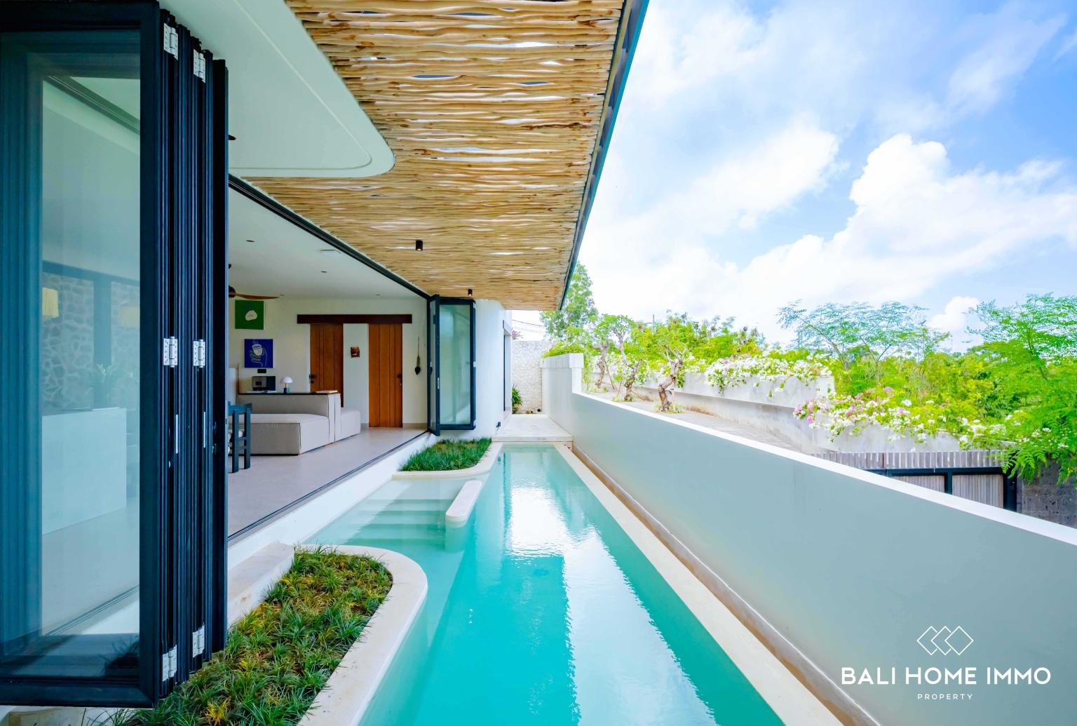 VILLA BARU DENGAN 3 KAMAR TIDUR DAN PEMANDANGAN LAUT UNTUK DIJUAL DI ULUWATU view 3