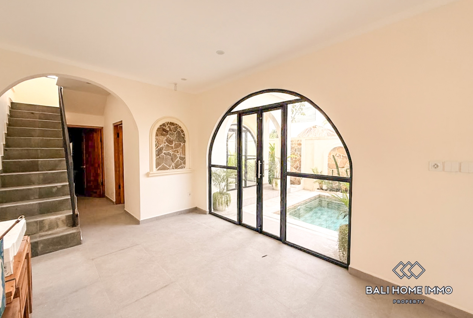 Brand New 3 Bedroom Villa for Rent and Sale in Canggu Residential Side view 2