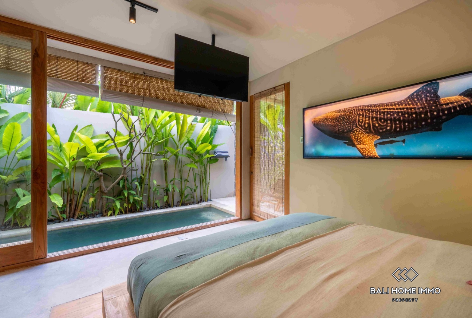 Modern 3 bedroom villa for rent in Bali Seseh beach side view 9