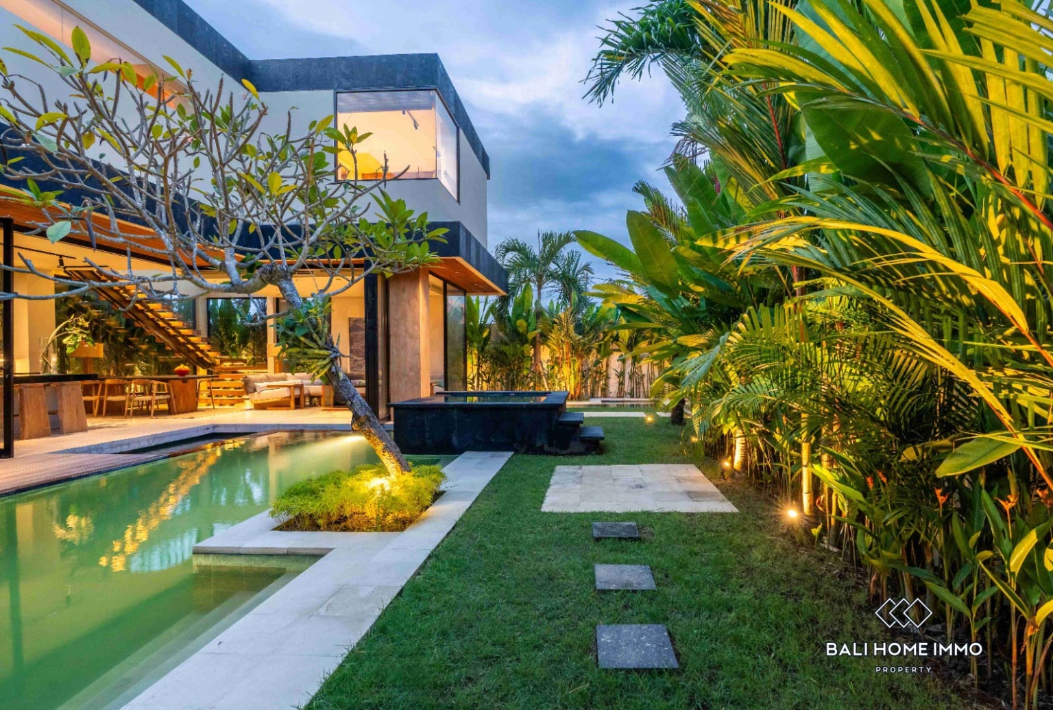 Modern 3 bedroom villa for rent in Bali Seseh beach side view 19