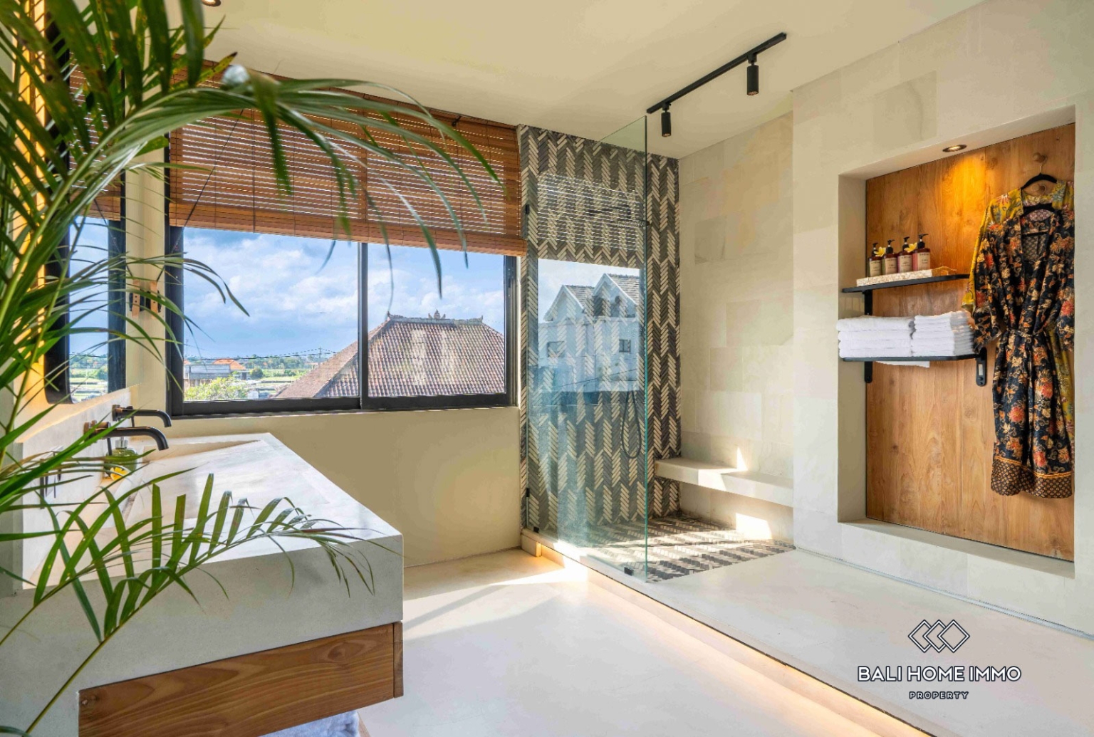 Modern 3 bedroom villa for rent in Bali Seseh beach side view 13
