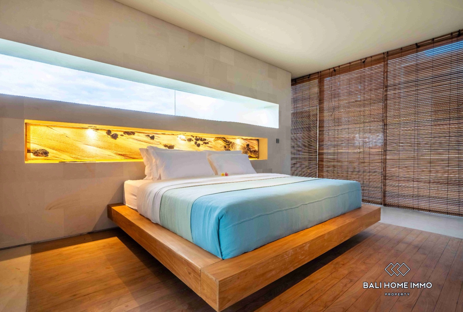 Modern 3 bedroom villa for rent in Bali Seseh beach side view 7