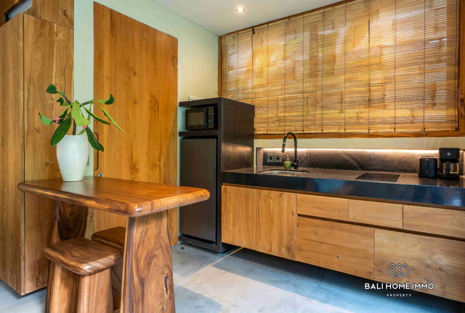 Modern 3 bedroom villa for rent in Bali Seseh beach side view 5