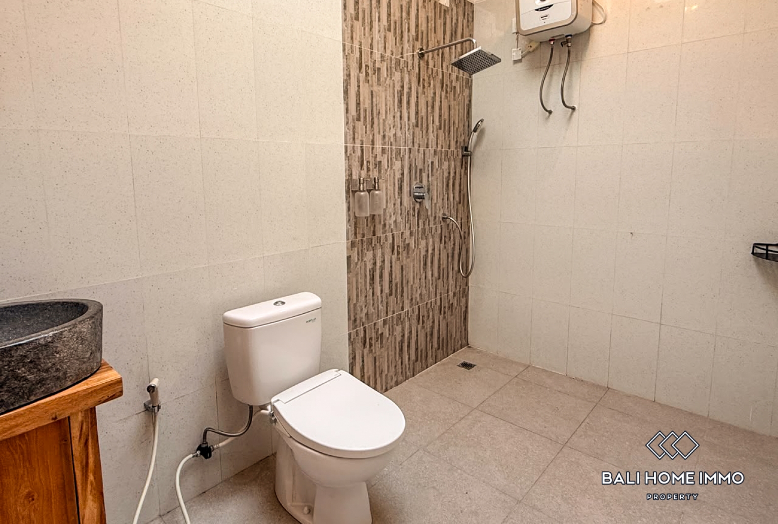 Brand New 3 Bedroom Villa For Rent in Canggu Residential Side view 13
