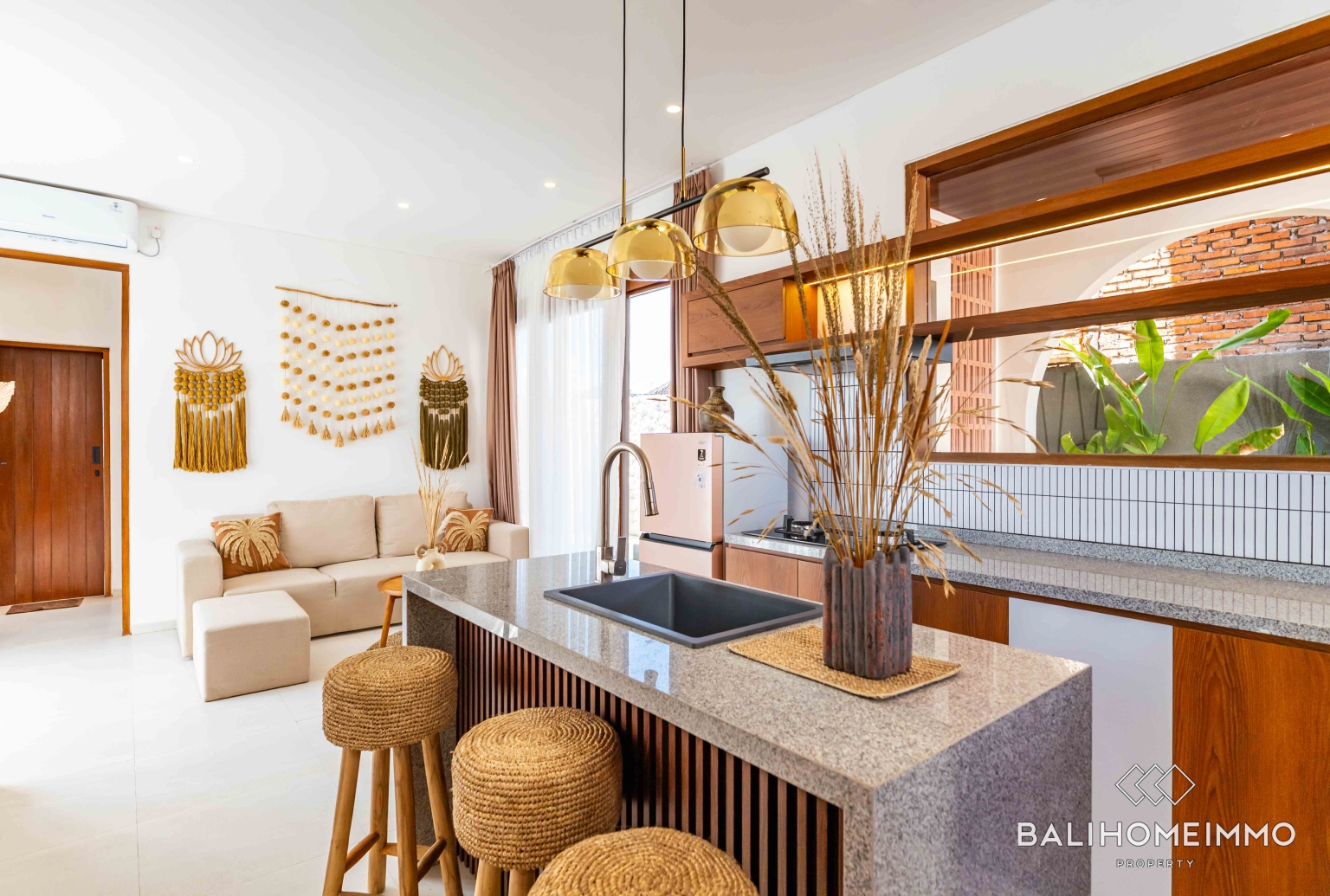 BRAND NEW 3 BEDROOM VILLA FOR SALE FREEHOLD IN BALI TANAH LOT view 6