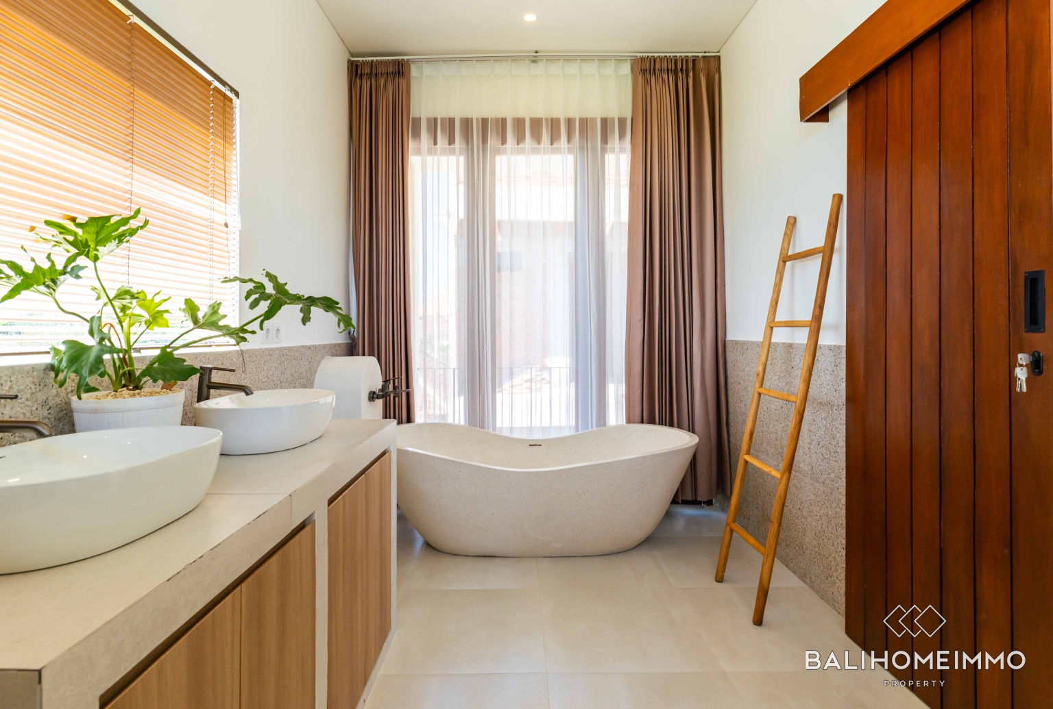 BRAND NEW 3 BEDROOM VILLA FOR SALE FREEHOLD IN BALI TANAH LOT view 30