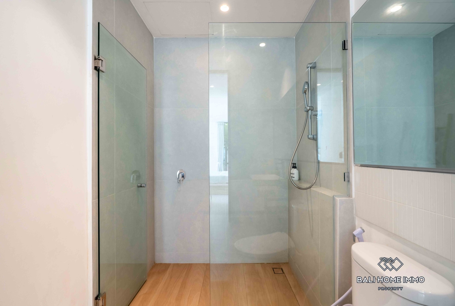 Villa neuve de 3 chambres à vendre en bail emphytéotique à Bali Cemagi view 24