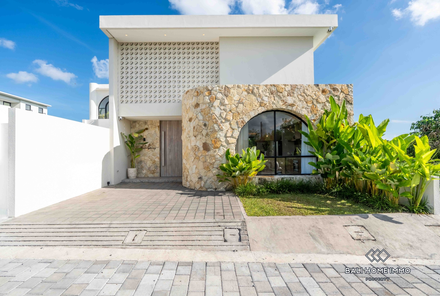 Villa neuve de 3 chambres à vendre en bail emphytéotique à Bali Cemagi view 25