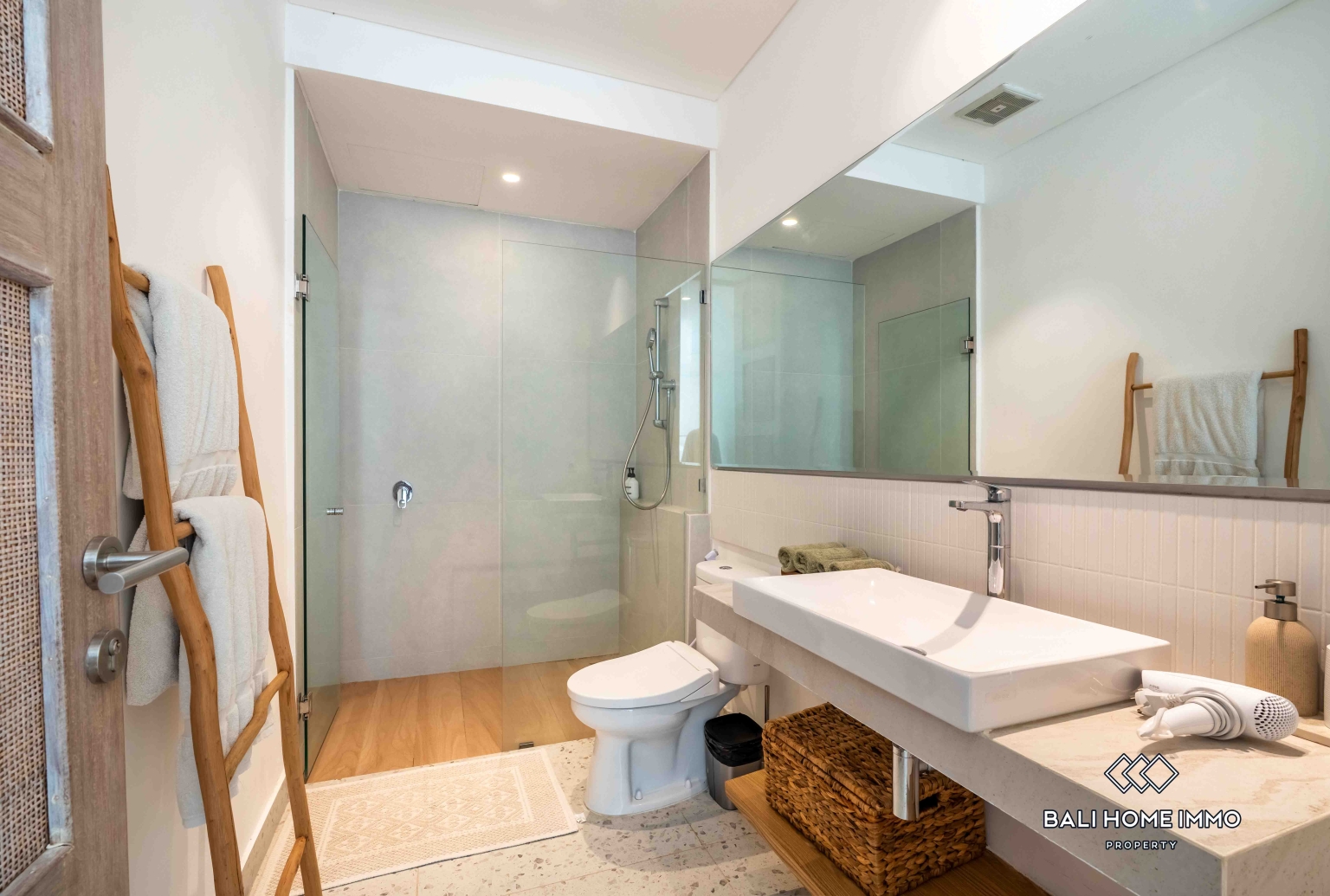 Villa neuve de 3 chambres à vendre en bail emphytéotique à Bali Cemagi view 20